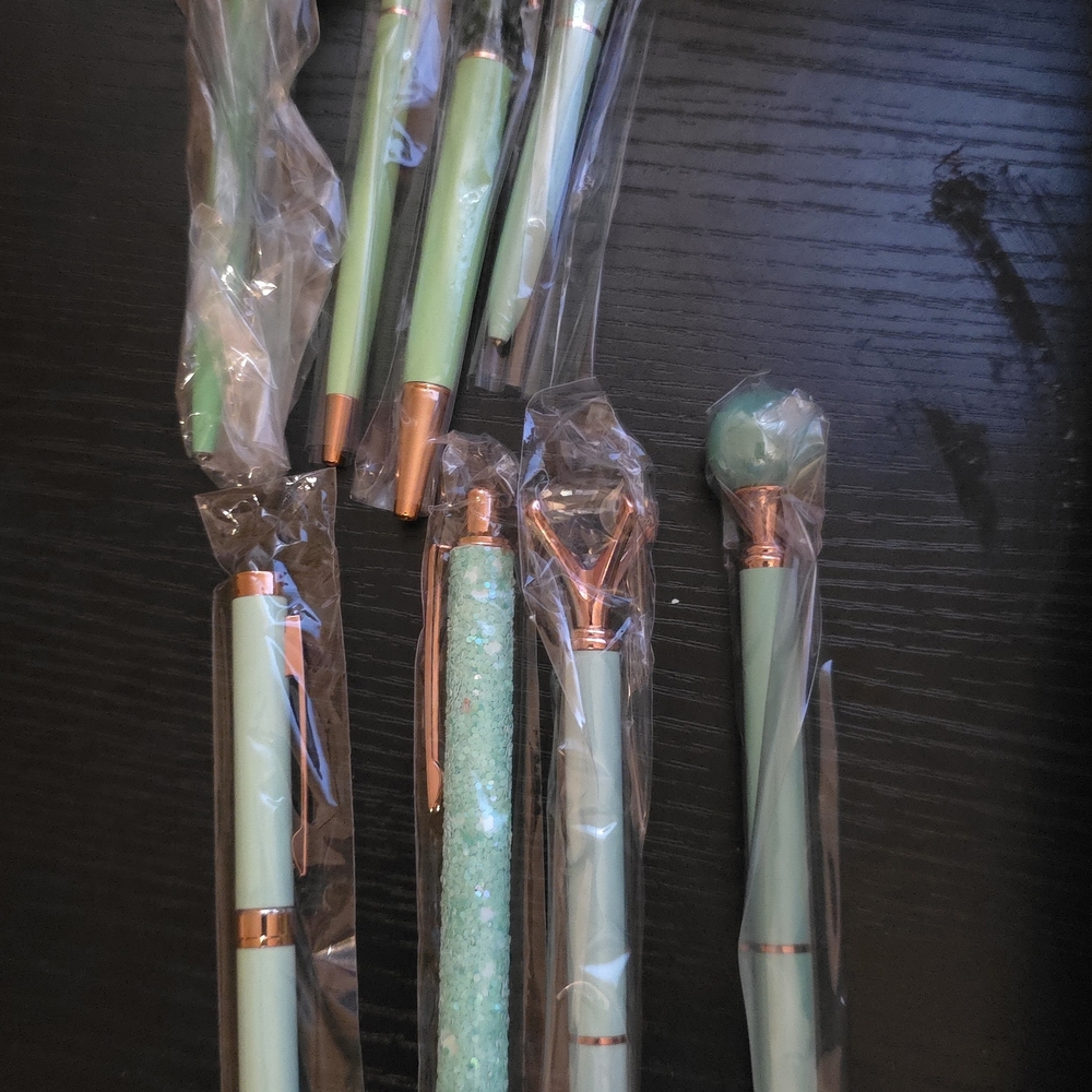 Elegant Mint Green 8 piece new Pen Set